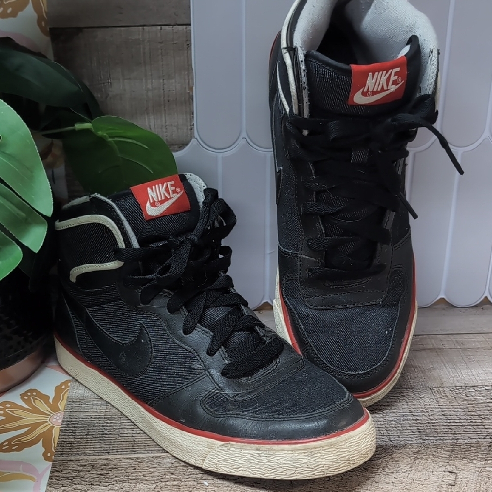 Nike DENIM and Red High-Tops Men's Size 9.5